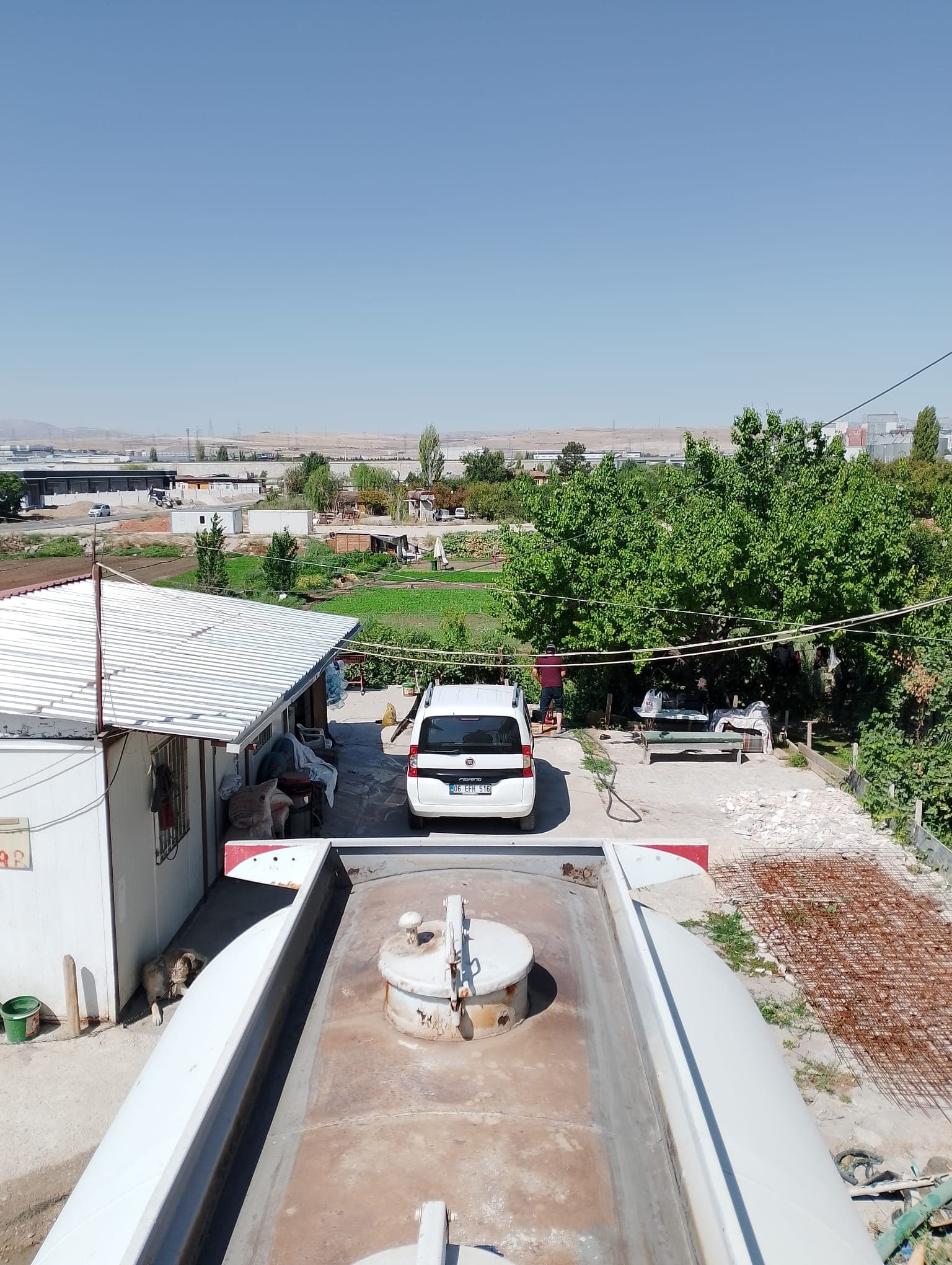 Ankara bahçe sulama suyu - çiftlik ve yeşil alan, havadan tanker görünümü